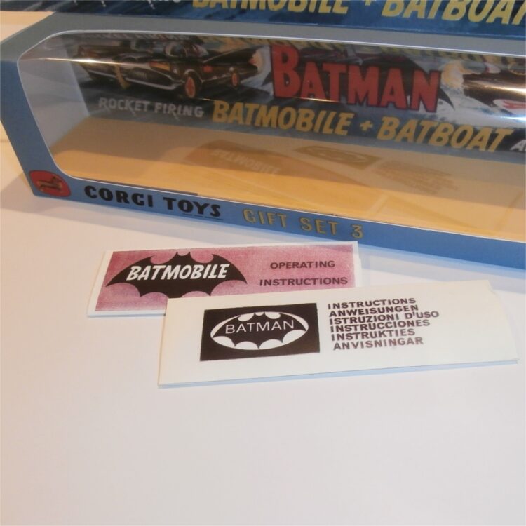 Corgi Toys Gift Set  3 Batman Batmobile & Batboat 1st Issue Repro Box w. Picture Tray - Image 3