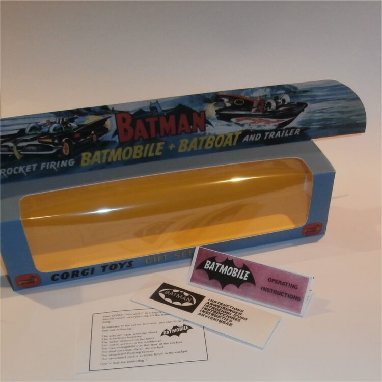 Corgi Toys Gift Set  3 Batman Batmobile & Batboat 1st Issue Repro Box w. Standard Tray - Image 3