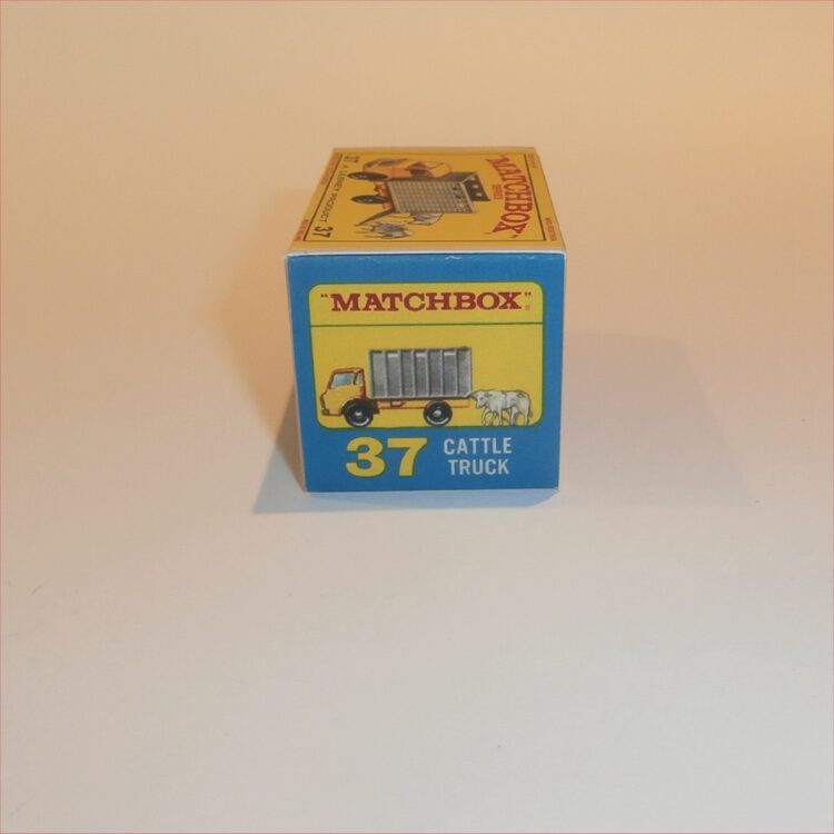 Matchbox Lesney 37 c Dodge Cattle Truck with White Bulls E Style Repro Box - Image 3