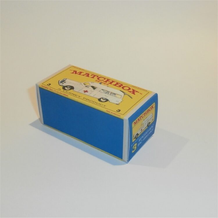 Matchbox Lesney  3c Mercedes Benz Ambulance E Style Repro Box - Image 2